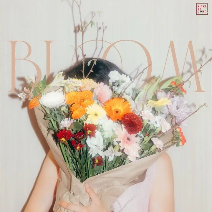 fellow fellow Bloom